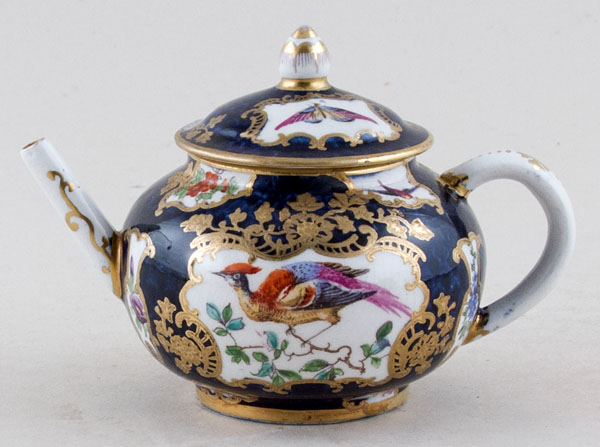 Teapot very small c1915
